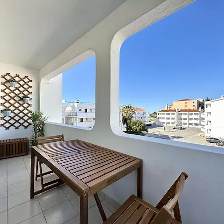 Albufeira Delight With Pool By Homing Apartamento Guia (Faro)